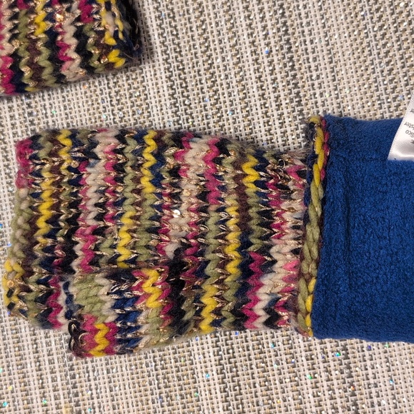 Colorful Knit Mittens - Picture 4 of 5